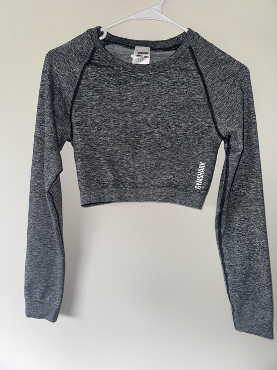 Gymshark Tops - Gymshark Women's Gray Stretch Cropped Long Sleeve Crew Neck Crop Top Size M
